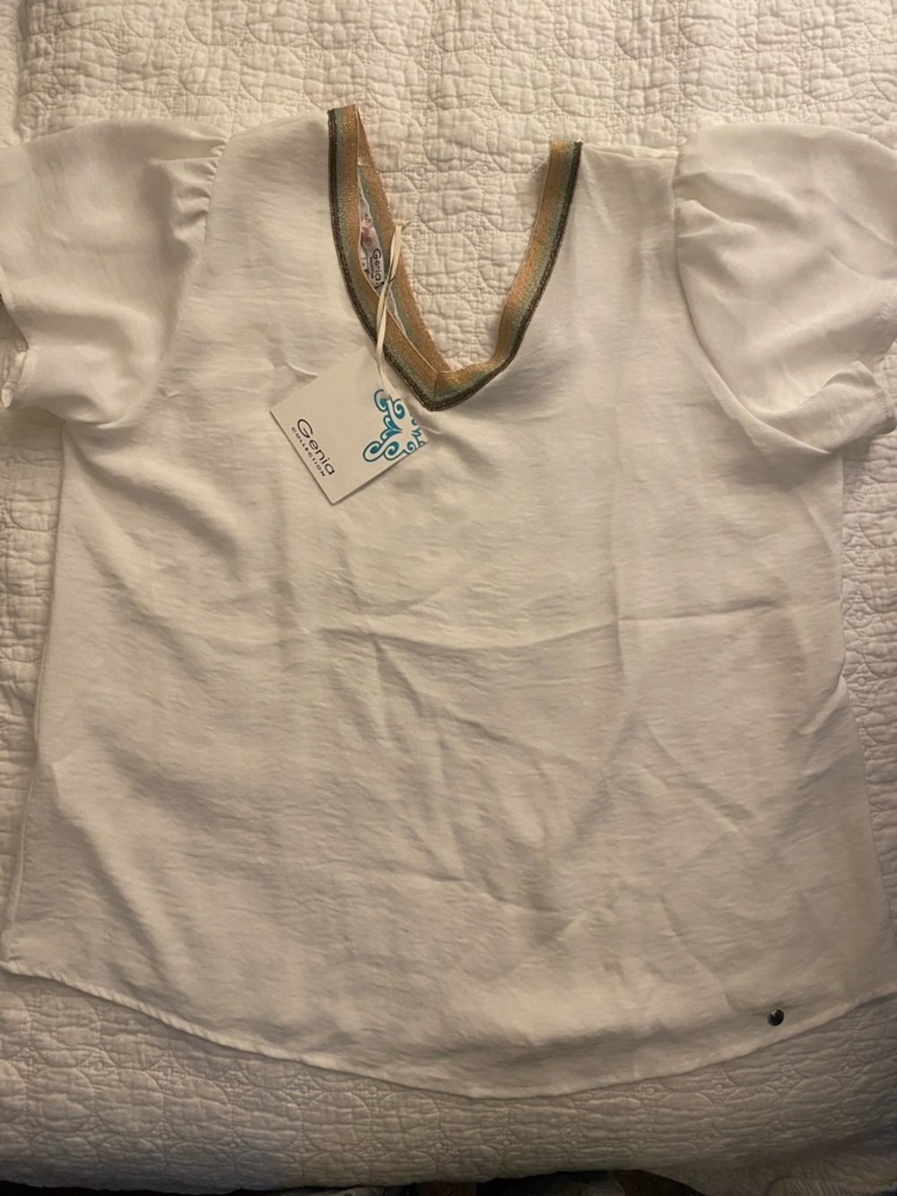 Gaiam White V‑Neck Short Sleeve Blouse with Metallic Trim